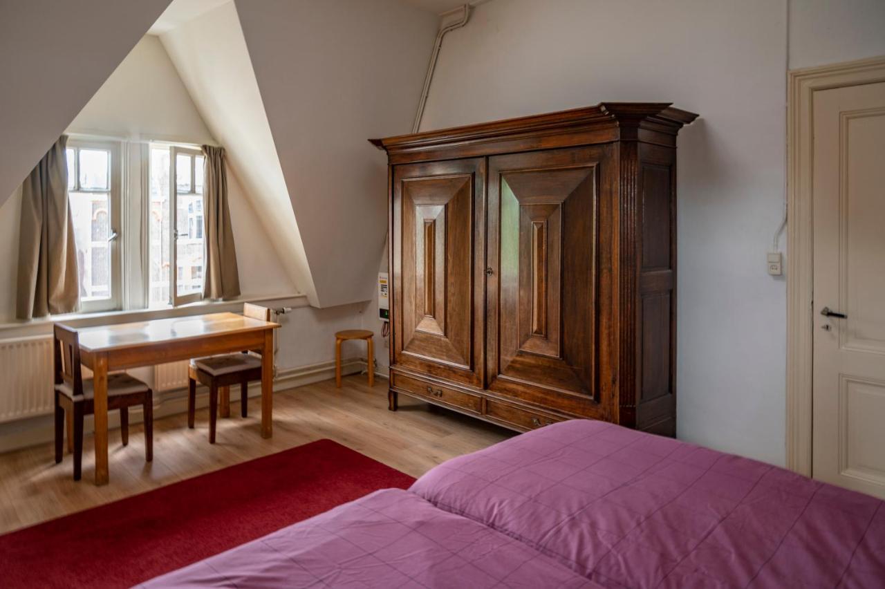 J&J Hotel Nijmegen Bagian luar foto