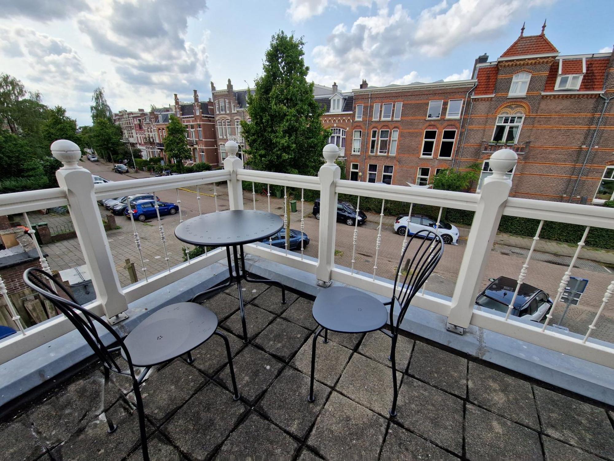 J&J Hotel Nijmegen Bagian luar foto